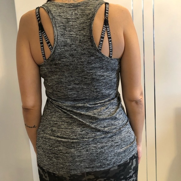 Under Armour XS Tech Twist Heat Gear Tank Racer Back - Picture 5 of 11